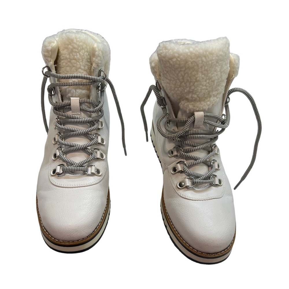 Booties- White Mountain Cozy Women's Casual Boots Rogan's Shoes EUC CBOX7